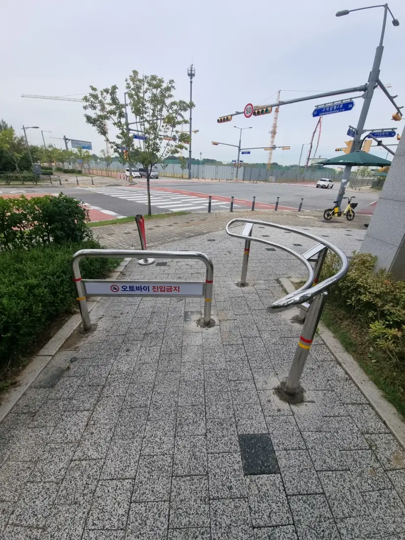 콘크리트 볼라드 시공